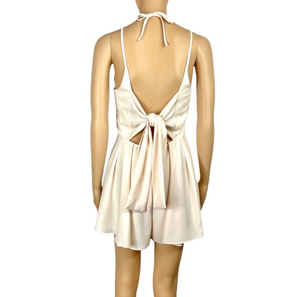Sugarlips Cream Sleeveless Spaghetti Strap Halter Open Back Tie Back Romper XS - Picture 2 of 7